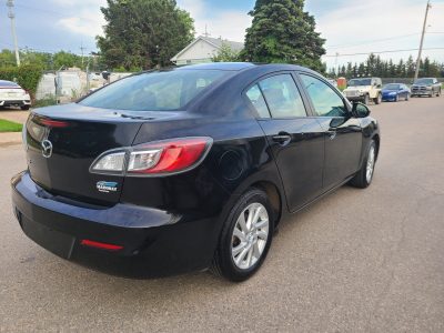 2013 Mazda 3 skyactv