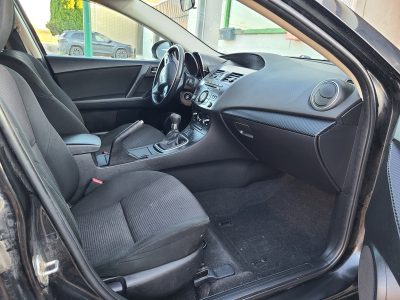 2013 Mazda 3 skyactv