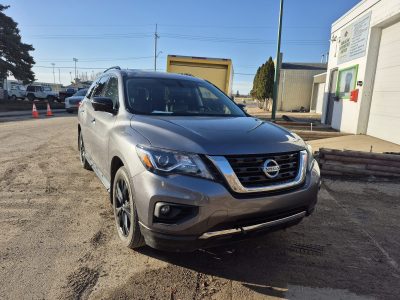 2018 Nissan Pathfinder Midnight Edition
