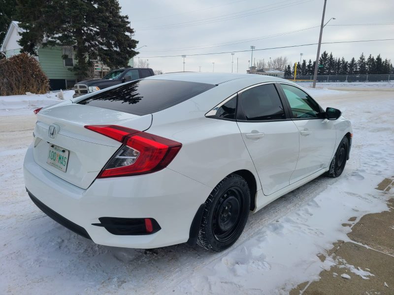 2018 HONDA CIVIC - 92,000KM