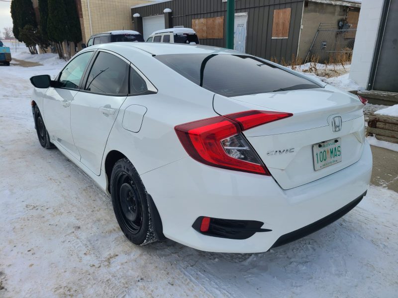 2018 HONDA CIVIC - 92,000KM