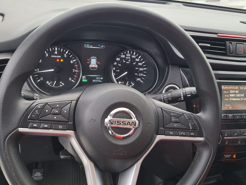 2017 Nissan Rogue SV - 89,000KM