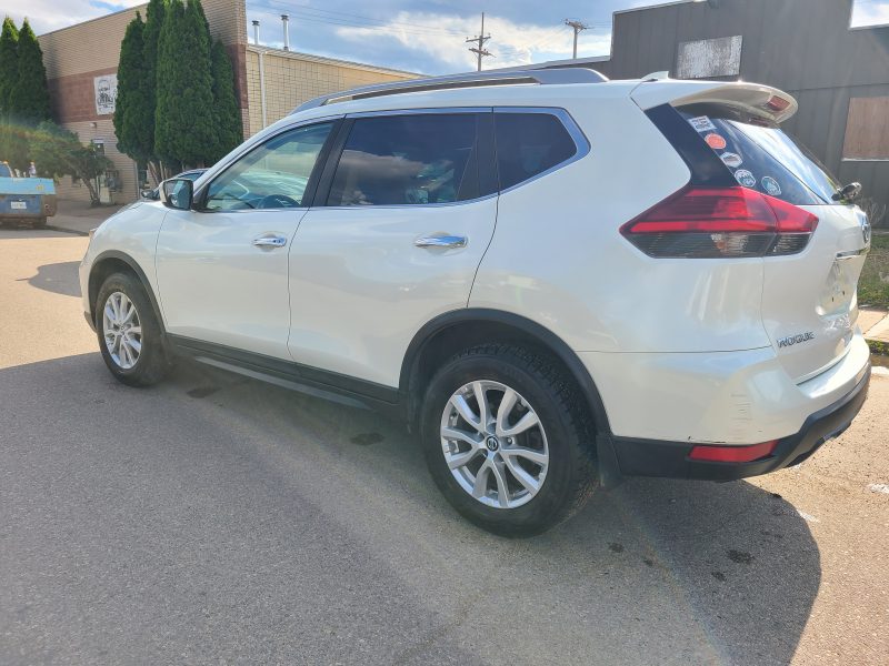 2017 Nissan Rogue SV 90500km