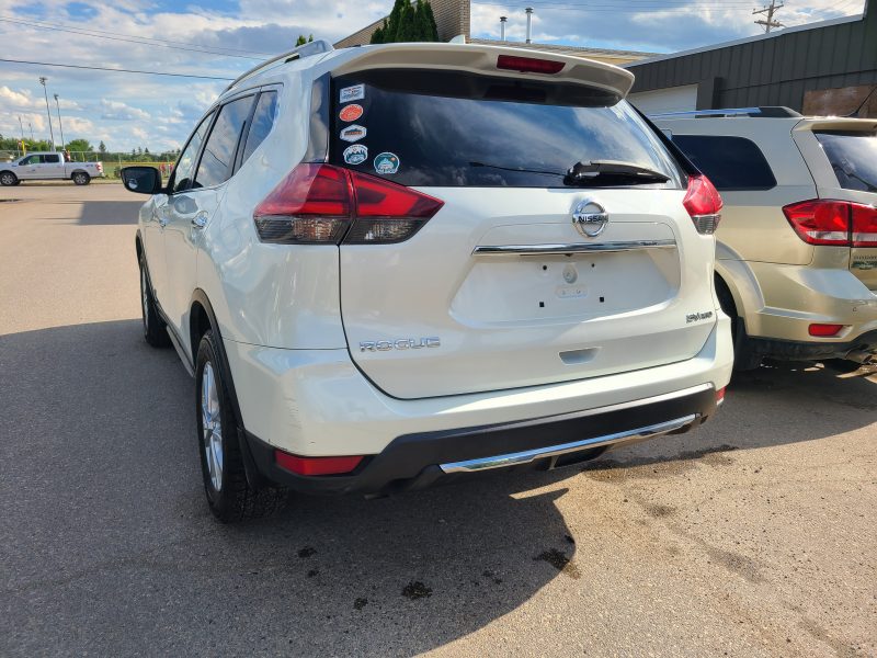 2017 Nissan Rogue SV 90500km